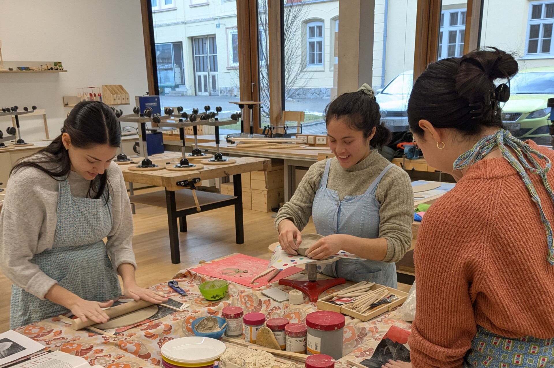 Nachbericht: Kreativ sein, ausprobieren, entdecken – unsere Kurse mit Simone Göstl